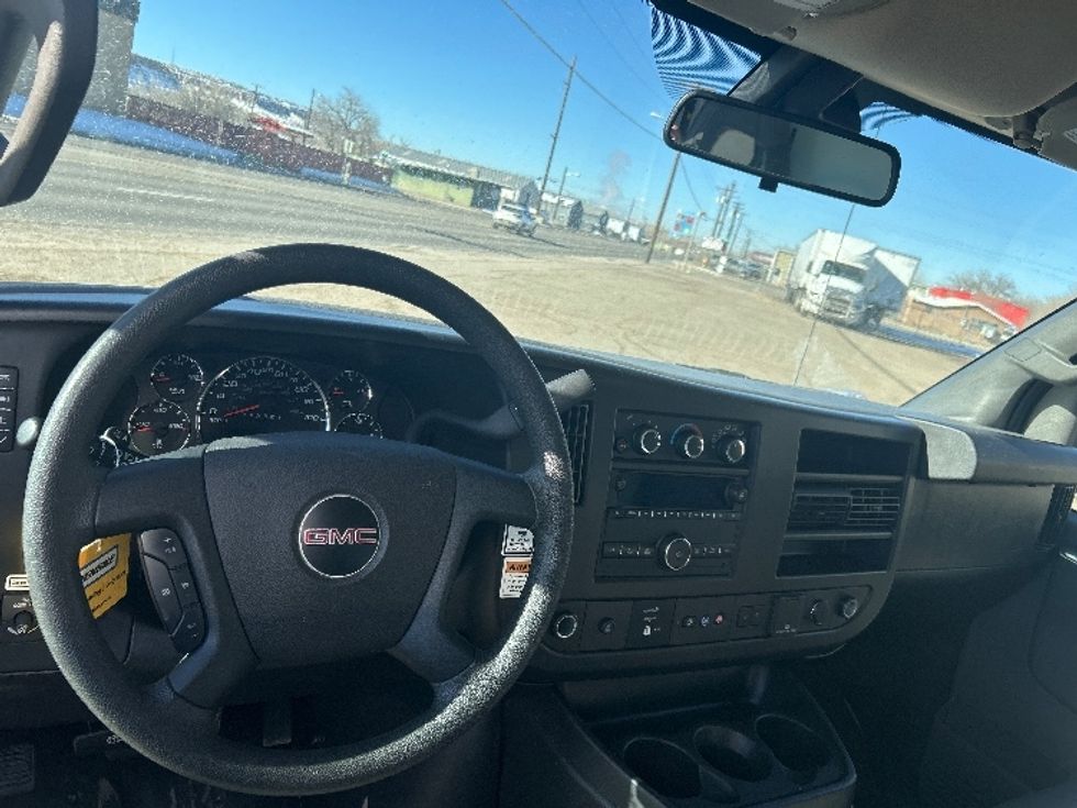 Light Duty Box Truck-Light and Medium Duty Trucks-GMC-2021-Savana G33903-El Paso-TX-105,588\n\t\tmiles-$ 30,250 - Image 15