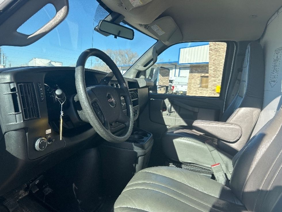 Light Duty Box Truck-Light and Medium Duty Trucks-GMC-2021-Savana G33903-El Paso-TX-105,588\n\t\tmiles-$ 30,250 - Image 16