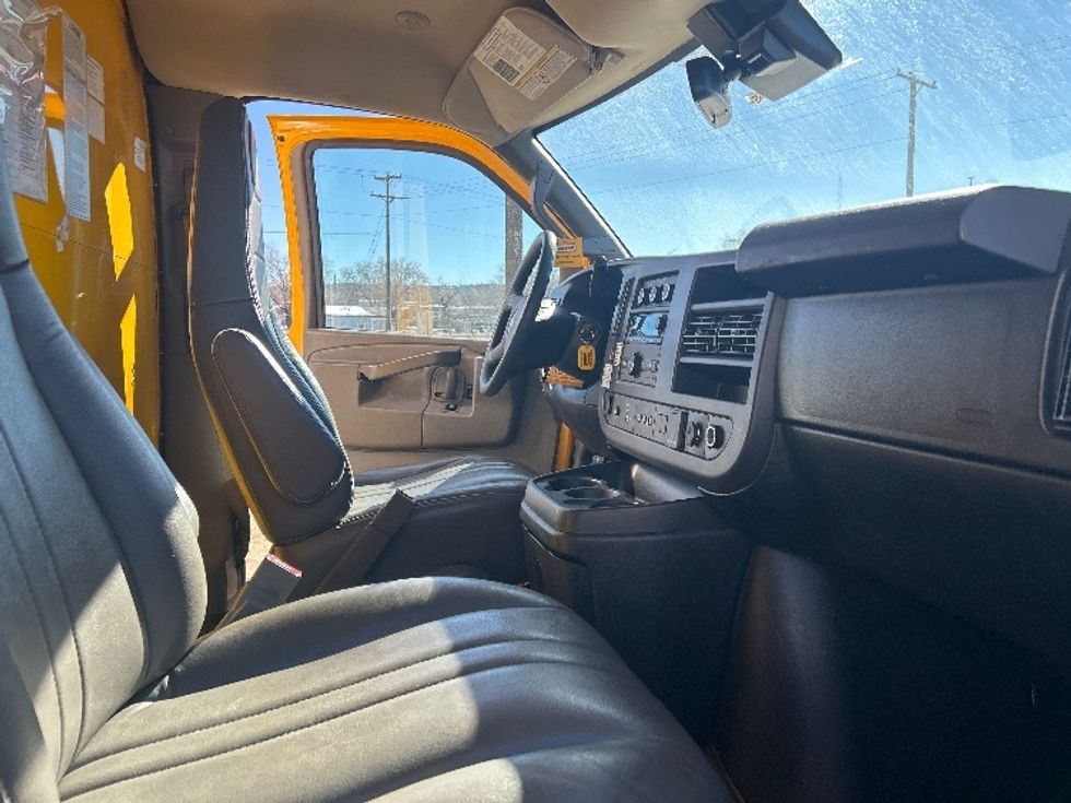 Light Duty Box Truck-Light and Medium Duty Trucks-GMC-2021-Savana G33903-El Paso-TX-107,312\n\t\tmiles-$ 27,000 - Image 20