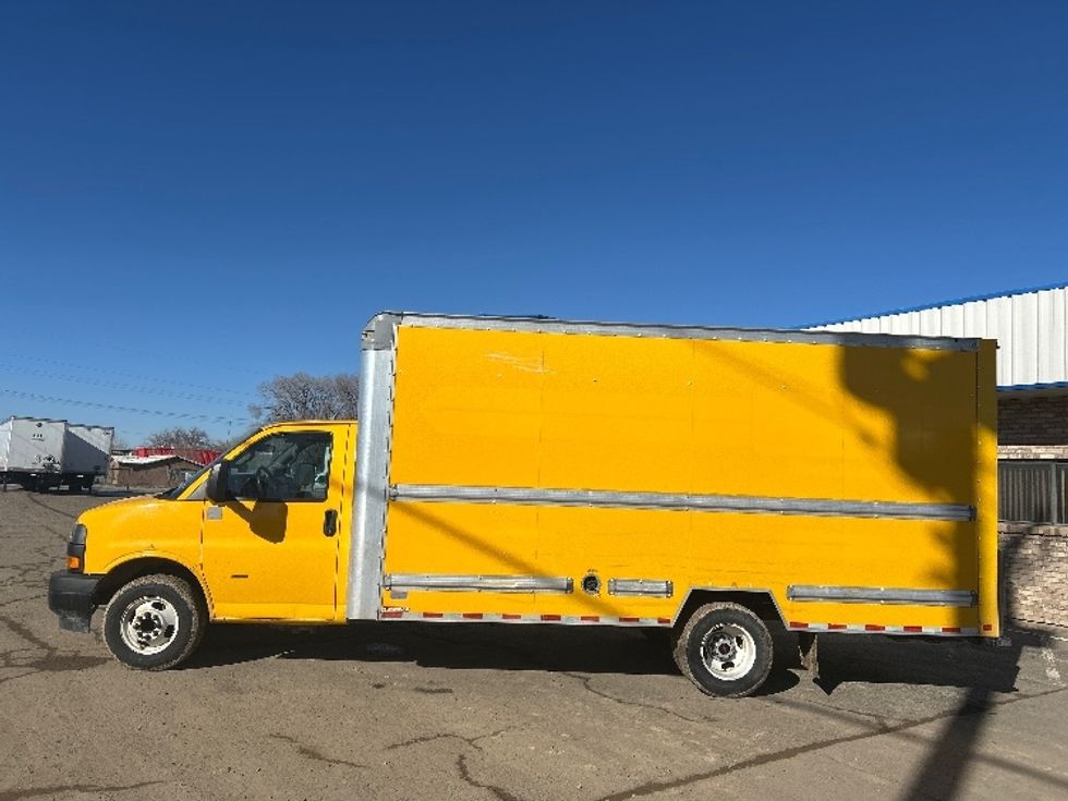 Light Duty Box Truck-Light and Medium Duty Trucks-GMC-2021-Savana G33903-El Paso-TX-107,312\n\t\tmiles-$ 27,000 - Image 4
