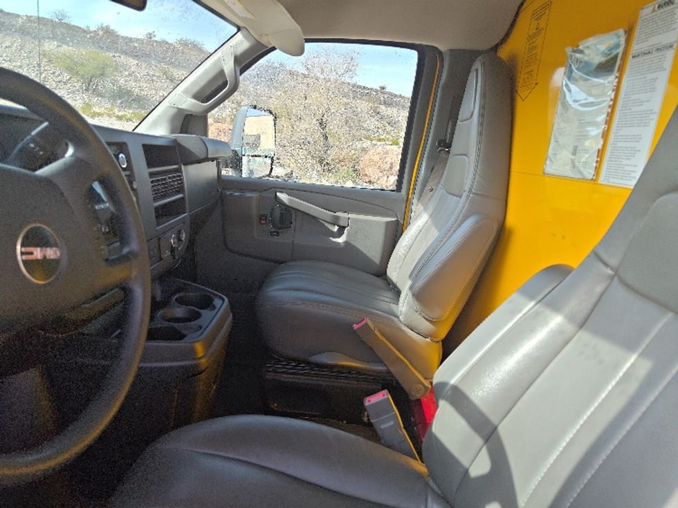 Light Duty Box Truck-Light and Medium Duty Trucks-GMC-2021-Savana G33903-El Paso-TX-109,107\n\t\tmiles-$ 26,750 - Image 18
