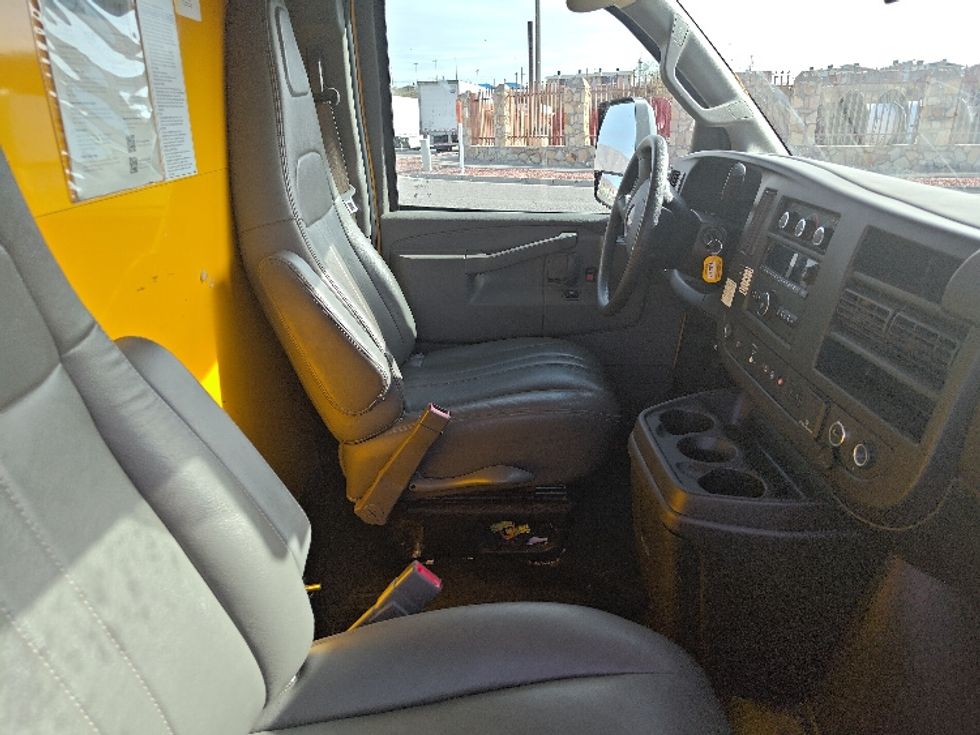 Light Duty Box Truck-Light and Medium Duty Trucks-GMC-2021-Savana G33903-El Paso-TX-109,107\n\t\tmiles-$ 26,750 - Image 21