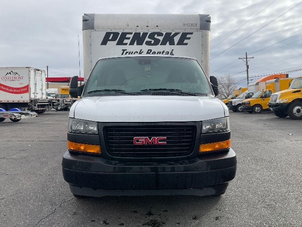Light Duty Box Truck-Light and Medium Duty Trucks-GMC-2021-Savana G33903-El Paso-TX-123,047\n\t\tmiles-$ 28,250 - Image 2