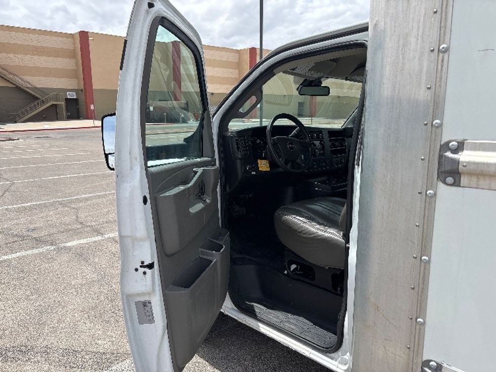 Light Duty Box Truck-Light and Medium Duty Trucks-GMC-2021-Savana G33903-El Paso-TX-81,478\n\t\tmiles-$ 30,500 - Image 15