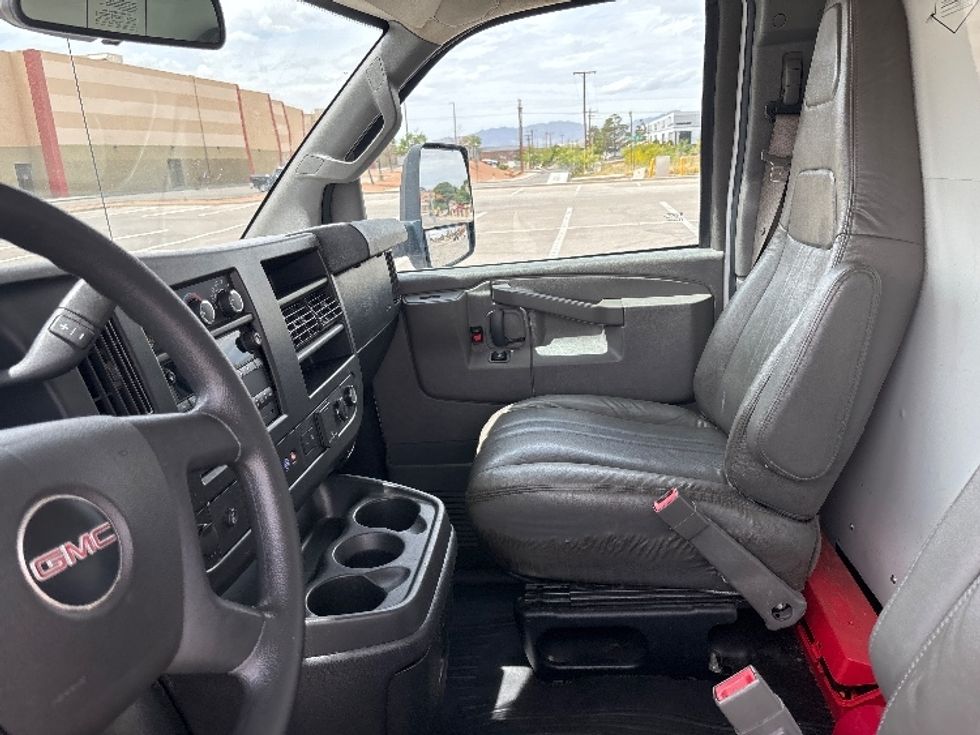 Light Duty Box Truck-Light and Medium Duty Trucks-GMC-2021-Savana G33903-El Paso-TX-81,478\n\t\tmiles-$ 30,500 - Image 18