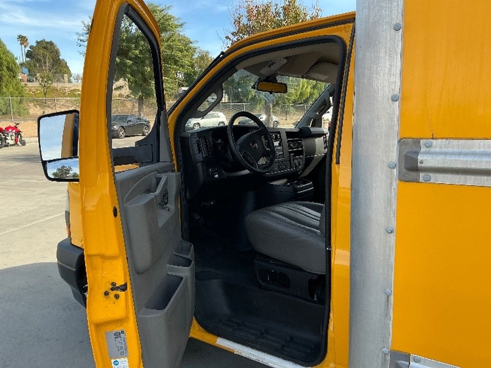 Light Duty Box Truck-Light and Medium Duty Trucks-GMC-2021-Savana G33903-El Paso-TX-91,711\n\t\tmiles-$ 29,000 - Image 16