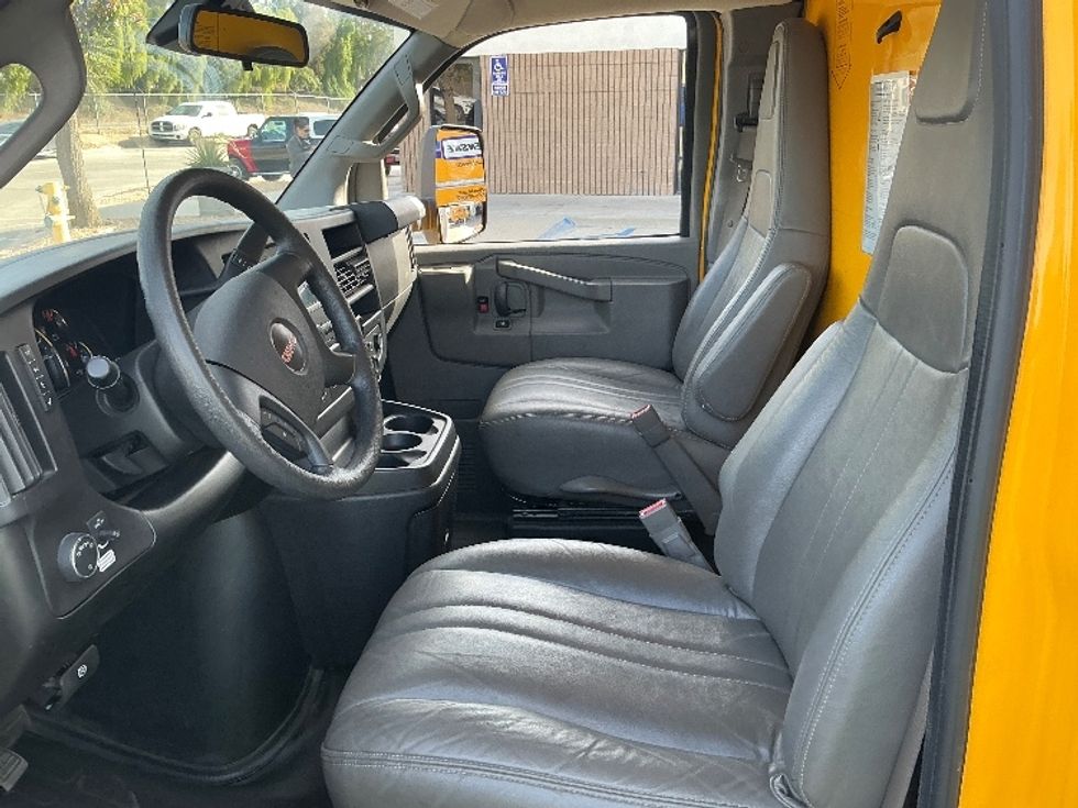 Light Duty Box Truck-Light and Medium Duty Trucks-GMC-2021-Savana G33903-El Paso-TX-91,711\n\t\tmiles-$ 29,000 - Image 19