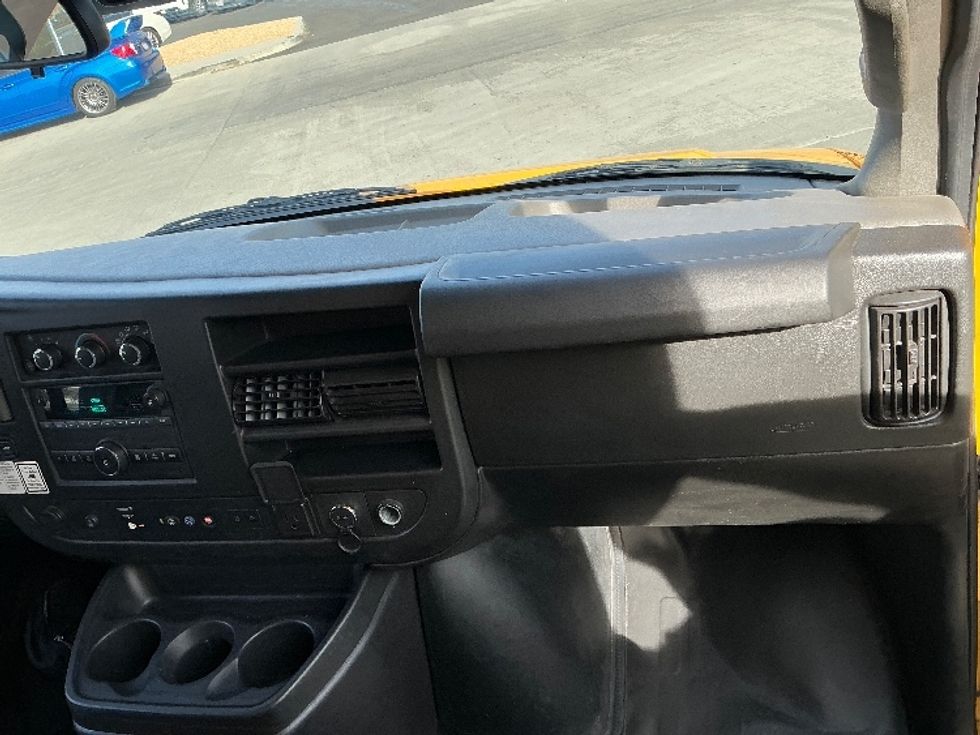 Light Duty Box Truck-Light and Medium Duty Trucks-GMC-2021-Savana G33903-El Paso-TX-91,711\n\t\tmiles-$ 29,000 - Image 21