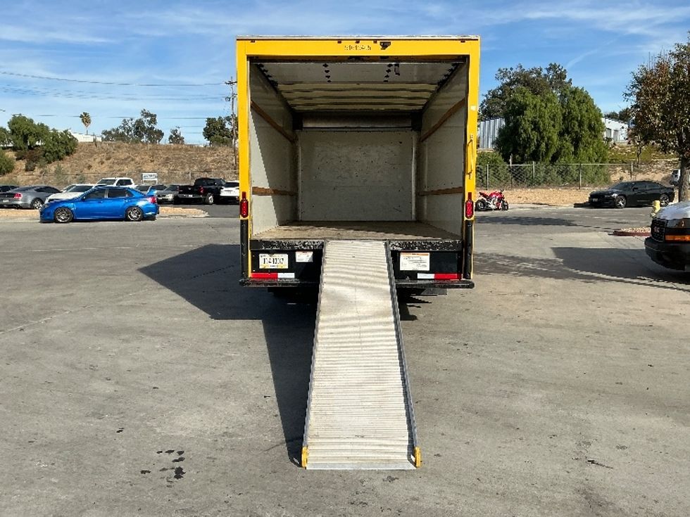 Light Duty Box Truck-Light and Medium Duty Trucks-GMC-2021-Savana G33903-El Paso-TX-91,711\n\t\tmiles-$ 29,000 - Image 9