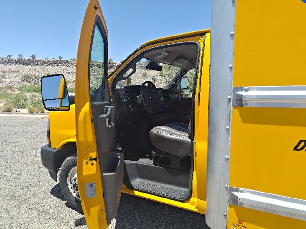 Light Duty Box Truck-Light and Medium Duty Trucks-GMC-2021-Savana G33903-El Paso-TX-93,756\n\t\tmiles-$ 27,750 - Image 14