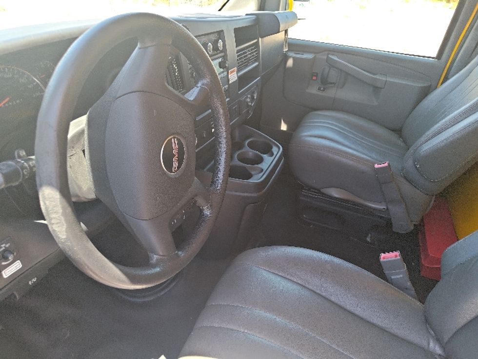 Light Duty Box Truck-Light and Medium Duty Trucks-GMC-2021-Savana G33903-El Paso-TX-93,756\n\t\tmiles-$ 27,750 - Image 15