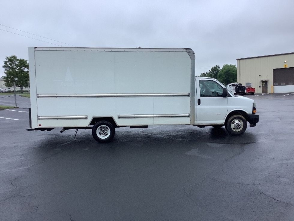 Light Duty Box Truck-Light and Medium Duty Trucks-GMC-2021-Savana G33903-Elizabethtown-KY-100,688\n\t\tmiles-$ 27,000 - Image 13