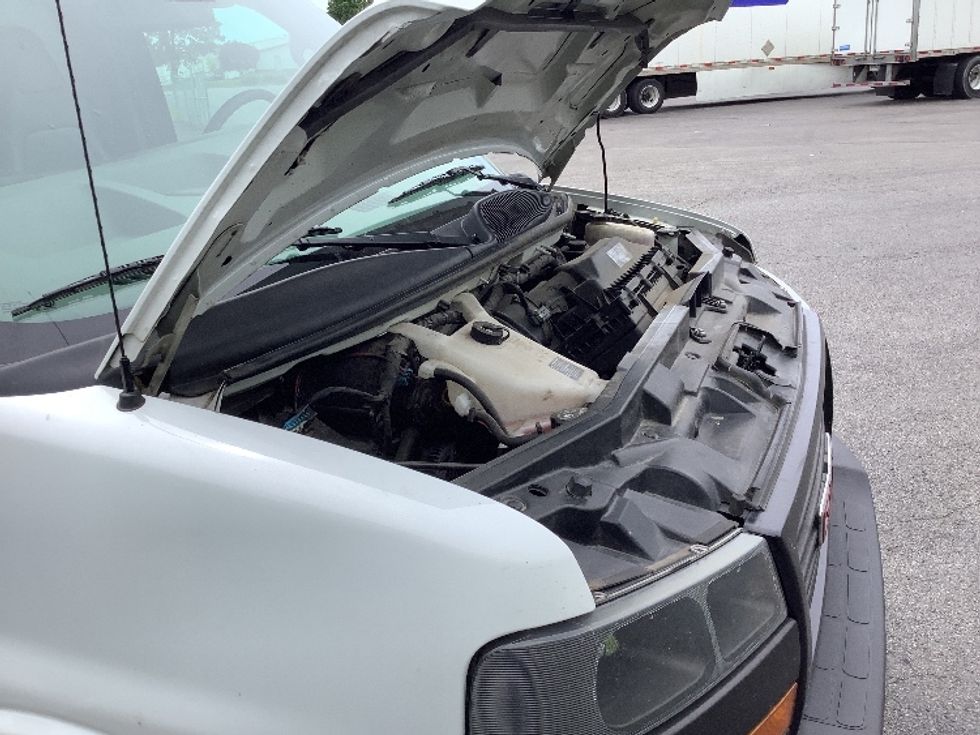 Light Duty Box Truck-Light and Medium Duty Trucks-GMC-2021-Savana G33903-Elizabethtown-KY-100,688\n\t\tmiles-$ 27,000 - Image 21