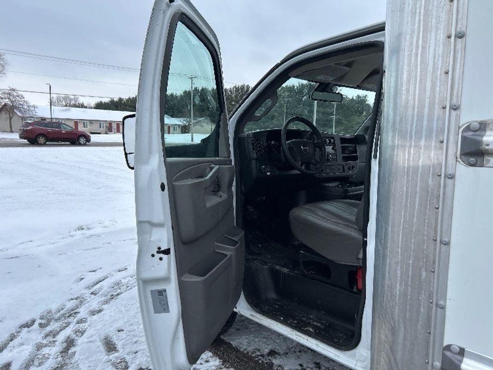 Light Duty Box Truck-Light and Medium Duty Trucks-GMC-2021-Savana G33903-Elkhart-IN-100,232\n\t\tmiles-$ 30,000 - Image 16