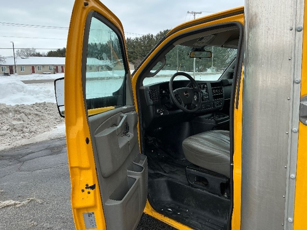 Light Duty Box Truck-Light and Medium Duty Trucks-GMC-2021-Savana G33903-Elkhart-IN-100,424\n\t\tmiles-$ 25,750 - Image 15