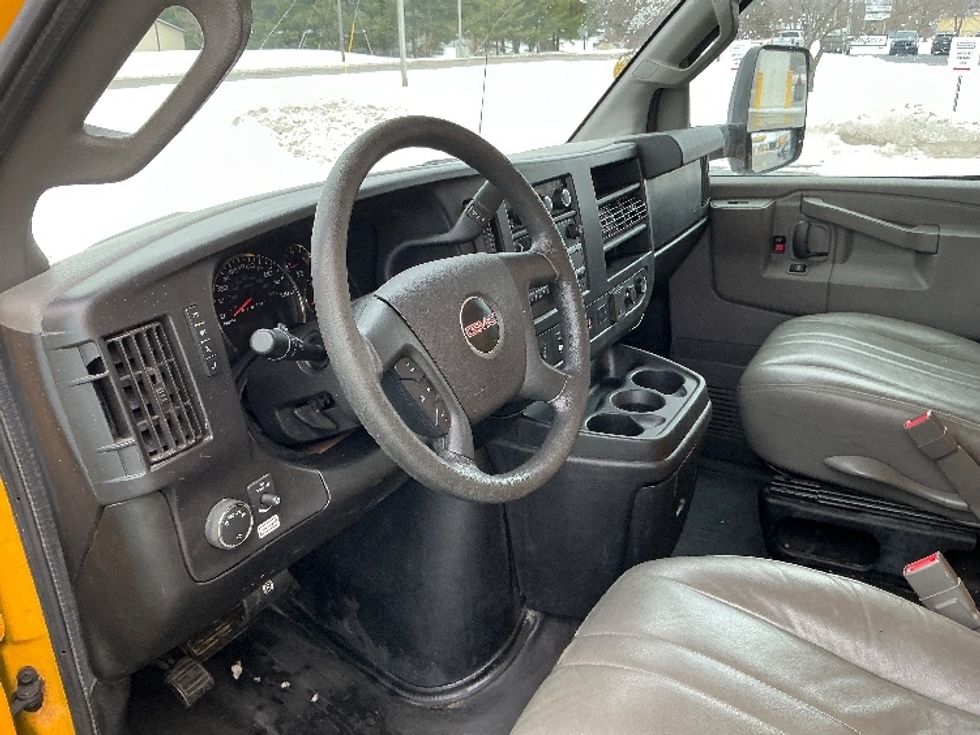 Light Duty Box Truck-Light and Medium Duty Trucks-GMC-2021-Savana G33903-Elkhart-IN-100,424\n\t\tmiles-$ 25,750 - Image 16