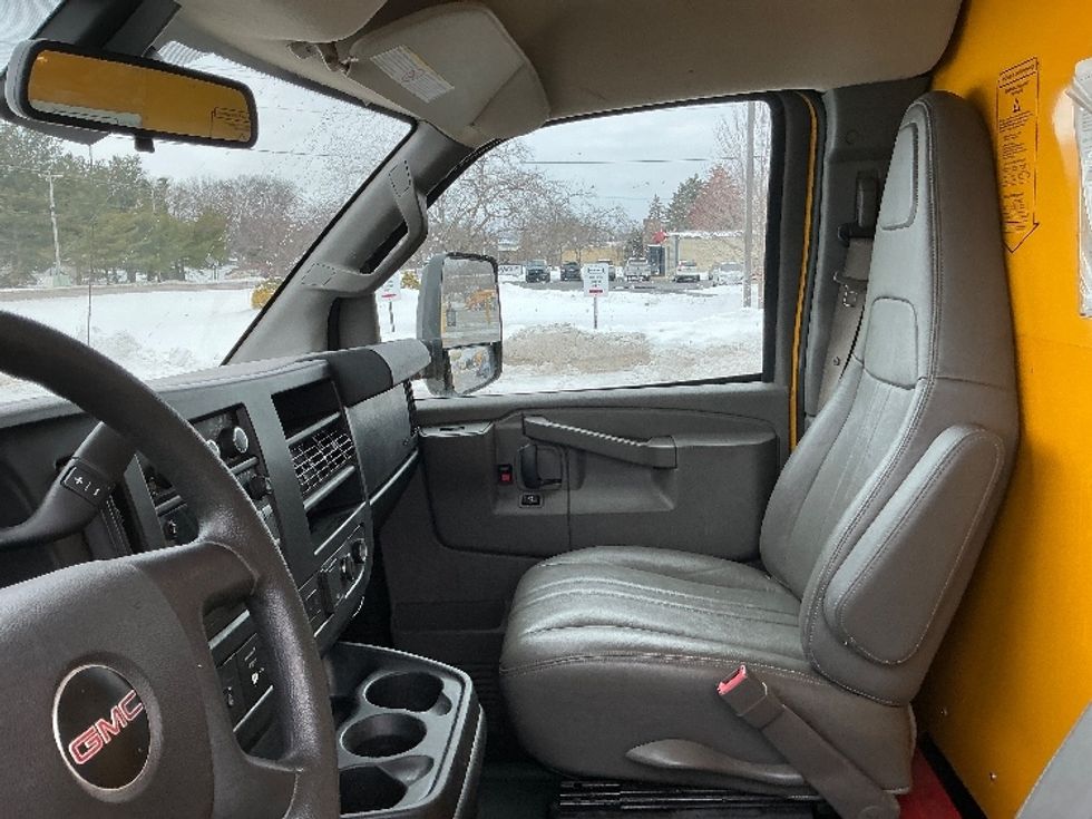 Light Duty Box Truck-Light and Medium Duty Trucks-GMC-2021-Savana G33903-Elkhart-IN-100,424\n\t\tmiles-$ 25,750 - Image 18