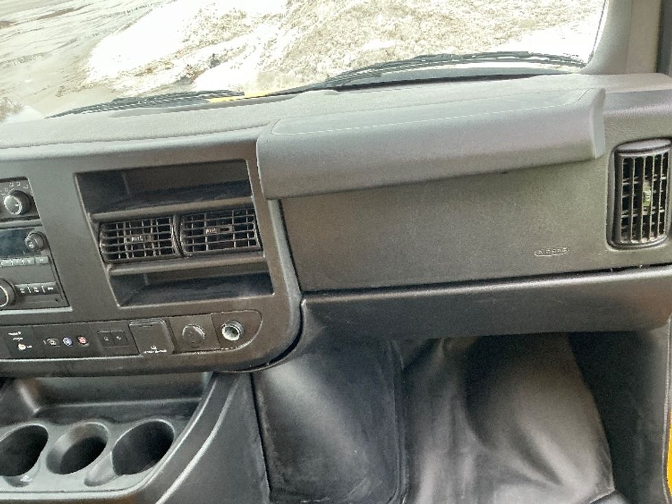 Light Duty Box Truck-Light and Medium Duty Trucks-GMC-2021-Savana G33903-Elkhart-IN-100,424\n\t\tmiles-$ 25,750 - Image 20