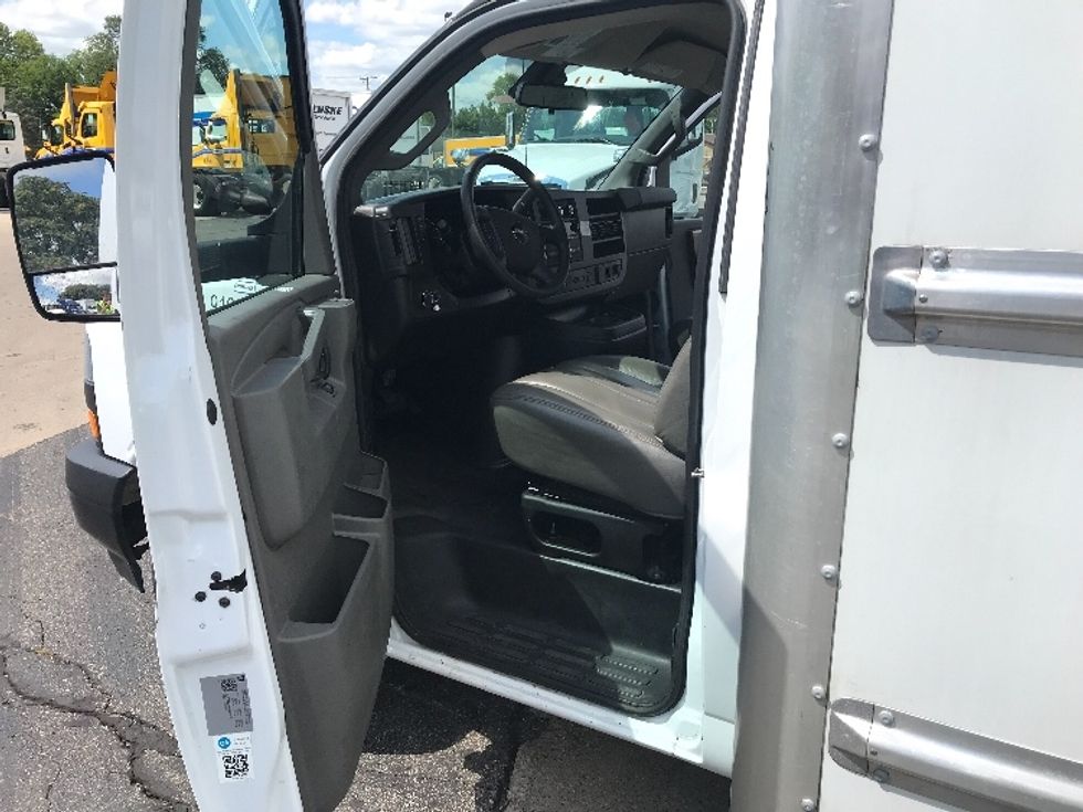 Light Duty Box Truck-Light and Medium Duty Trucks-GMC-2021-Savana G33903-Elkhart-IN-62,479\n\t\tmiles-$ 40,500 - Image 15