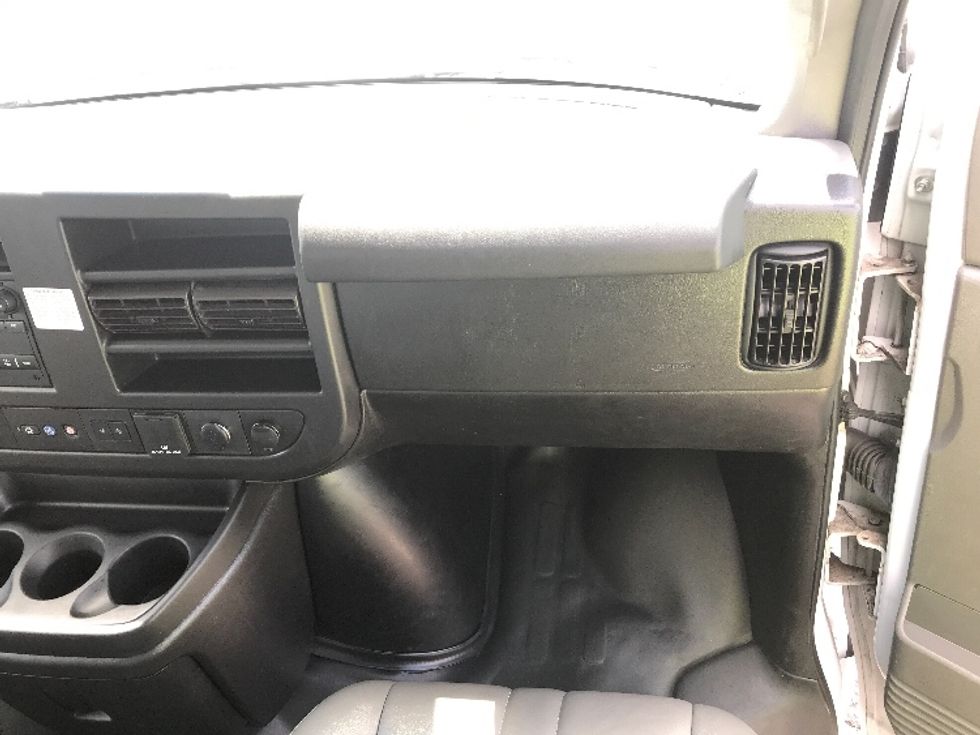 Light Duty Box Truck-Light and Medium Duty Trucks-GMC-2021-Savana G33903-Elkhart-IN-62,479\n\t\tmiles-$ 40,500 - Image 20