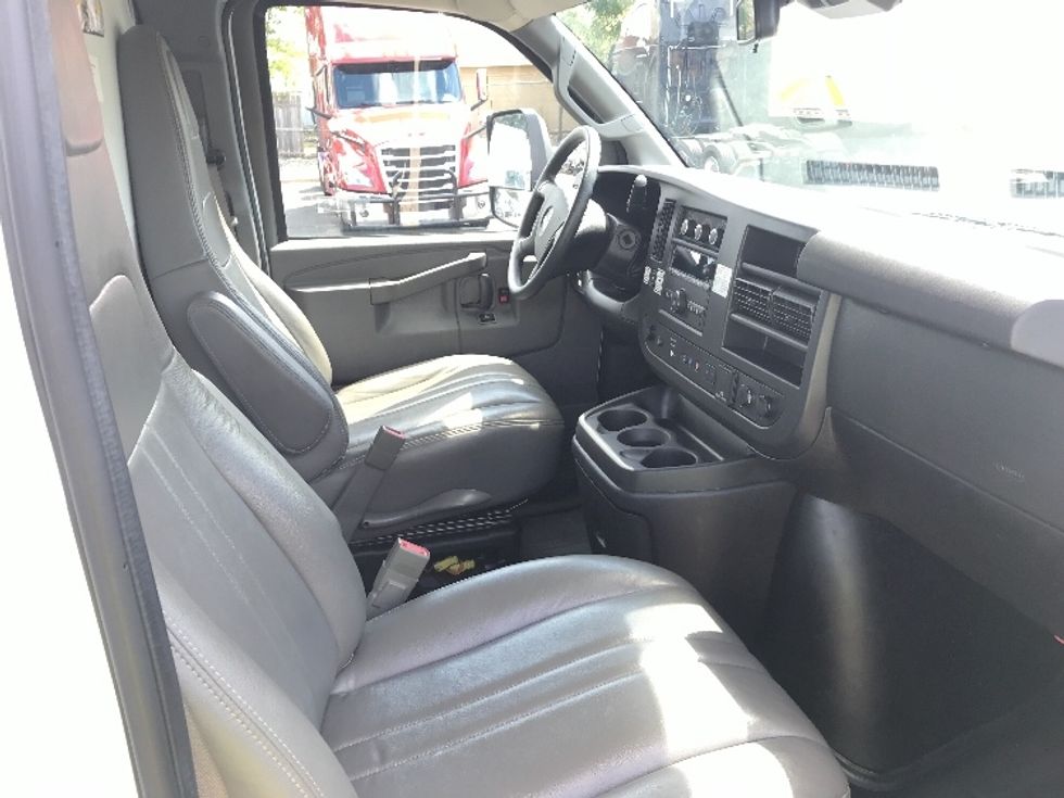 Light Duty Box Truck-Light and Medium Duty Trucks-GMC-2021-Savana G33903-Elkhart-IN-62,479\n\t\tmiles-$ 40,500 - Image 21