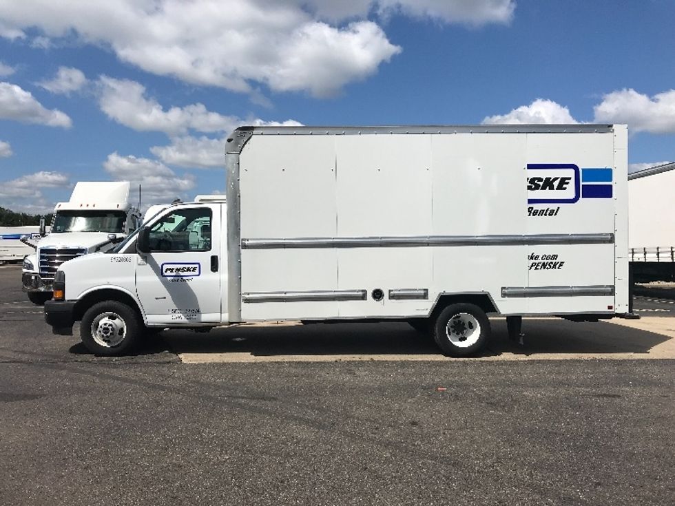 Light Duty Box Truck-Light and Medium Duty Trucks-GMC-2021-Savana G33903-Elkhart-IN-62,479\n\t\tmiles-$ 40,500 - Image 4