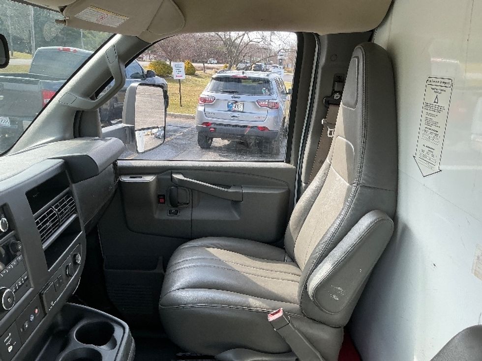 Light Duty Box Truck-Light and Medium Duty Trucks-GMC-2021-Savana G33903-Elkhart-IN-79,879\n\t\tmiles-$ 30,750 - Image 18