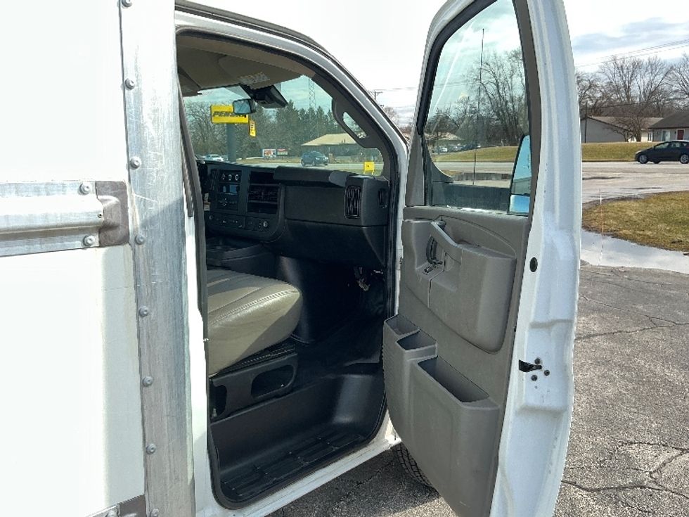 Light Duty Box Truck-Light and Medium Duty Trucks-GMC-2021-Savana G33903-Elkhart-IN-79,879\n\t\tmiles-$ 30,750 - Image 19