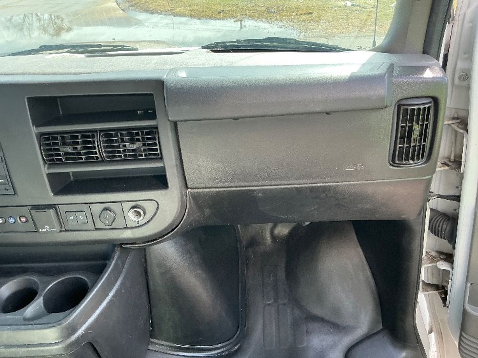 Light Duty Box Truck-Light and Medium Duty Trucks-GMC-2021-Savana G33903-Elkhart-IN-79,879\n\t\tmiles-$ 30,750 - Image 20