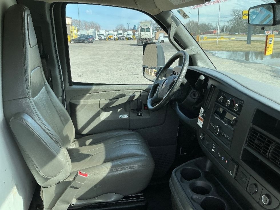 Light Duty Box Truck-Light and Medium Duty Trucks-GMC-2021-Savana G33903-Elkhart-IN-79,879\n\t\tmiles-$ 30,750 - Image 21