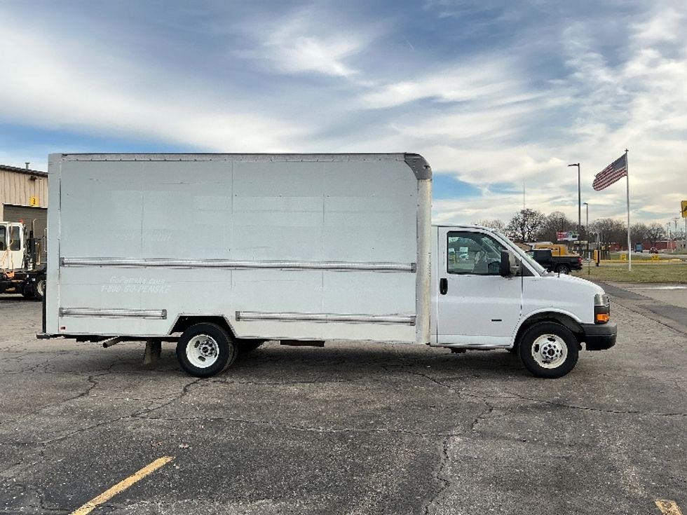 Light Duty Box Truck-Light and Medium Duty Trucks-GMC-2021-Savana G33903-Elkhart-IN-92,418\n\t\tmiles-$ 29,500 - Image 14