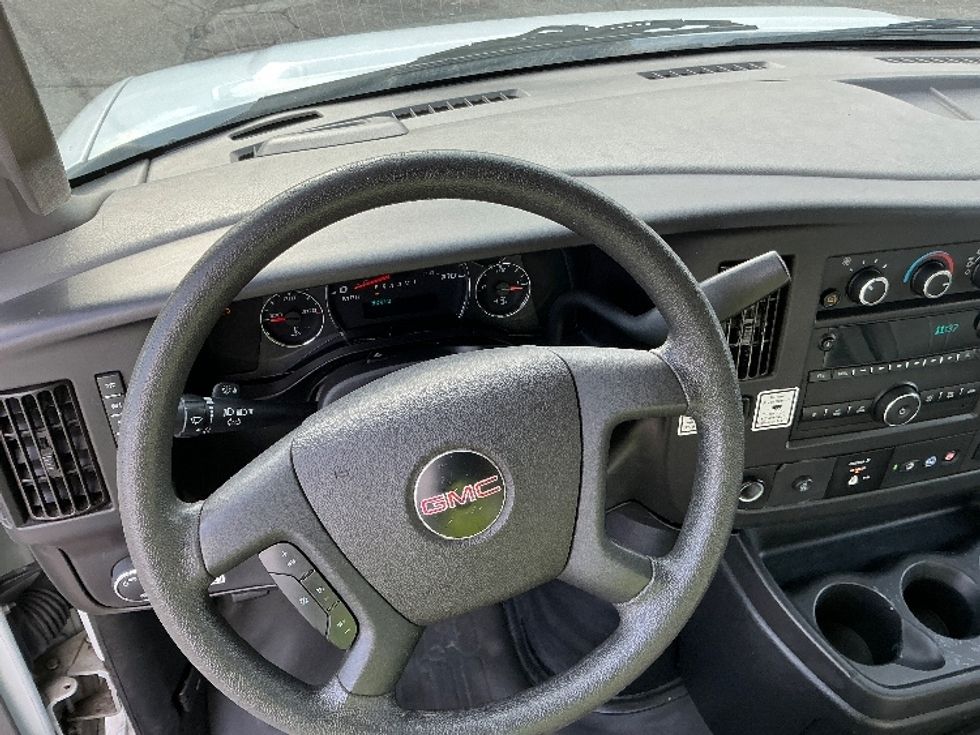 Light Duty Box Truck-Light and Medium Duty Trucks-GMC-2021-Savana G33903-Elkhart-IN-92,418\n\t\tmiles-$ 29,500 - Image 17