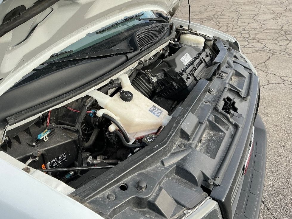 Light Duty Box Truck-Light and Medium Duty Trucks-GMC-2021-Savana G33903-Elkhart-IN-92,418\n\t\tmiles-$ 29,500 - Image 22