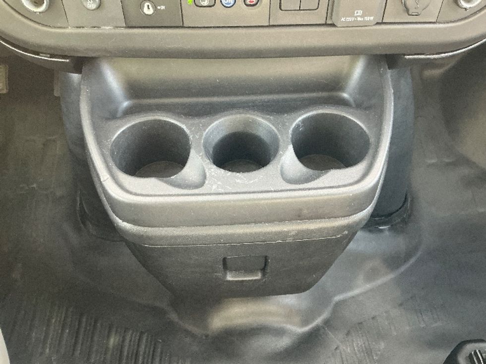 Light Duty Box Truck-Light and Medium Duty Trucks-GMC-2021-Savana G33903-Elkhart-IN-92,418\n\t\tmiles-$ 29,500 - Image 25