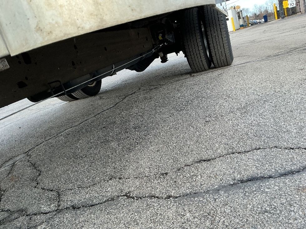 Light Duty Box Truck-Light and Medium Duty Trucks-GMC-2021-Savana G33903-Elkhart-IN-92,418\n\t\tmiles-$ 29,500 - Image 5