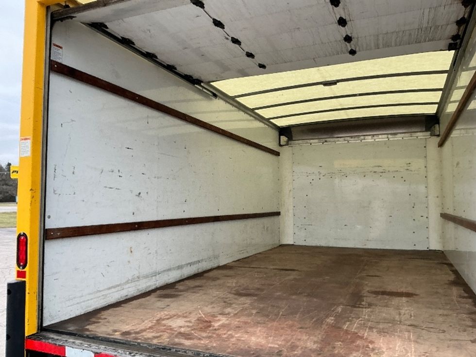 Light Duty Box Truck-Light and Medium Duty Trucks-GMC-2021-Savana G33903-Elkhart-IN-92,825\n\t\tmiles-$ 26,500 - Image 10