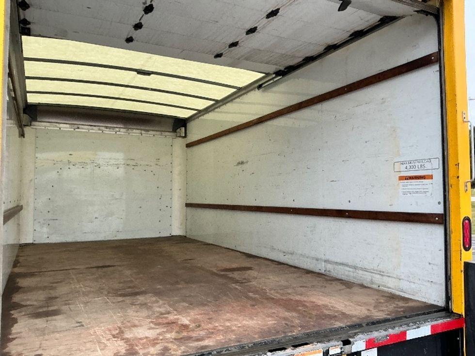 Light Duty Box Truck-Light and Medium Duty Trucks-GMC-2021-Savana G33903-Elkhart-IN-92,825\n\t\tmiles-$ 26,500 - Image 11