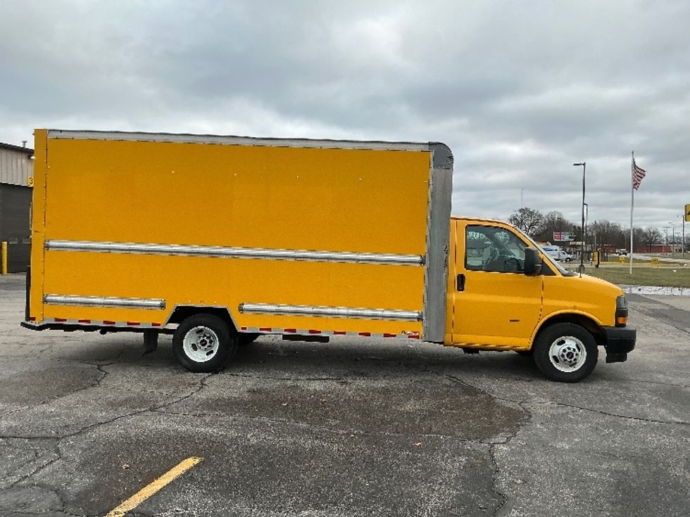Light Duty Box Truck-Light and Medium Duty Trucks-GMC-2021-Savana G33903-Elkhart-IN-92,825\n\t\tmiles-$ 26,500 - Image 14