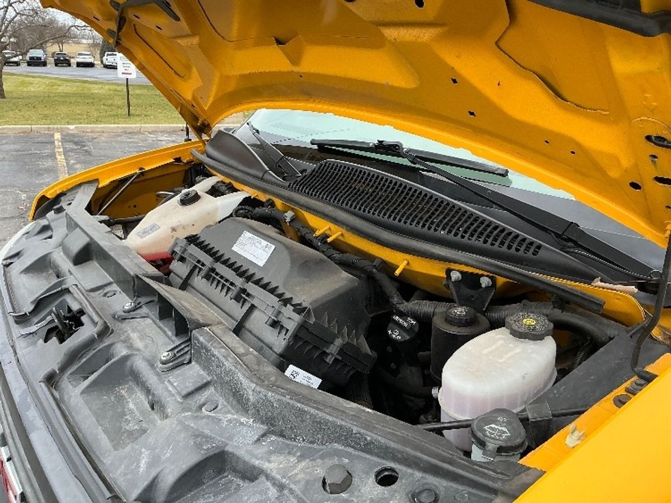 Light Duty Box Truck-Light and Medium Duty Trucks-GMC-2021-Savana G33903-Elkhart-IN-92,825\n\t\tmiles-$ 26,500 - Image 23