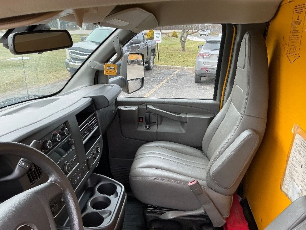 Light Duty Box Truck-Light and Medium Duty Trucks-GMC-2021-Savana G33903-Elkhart-IN-94,198\n\t\tmiles-$ 26,250 - Image 18