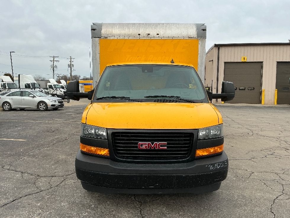 Light Duty Box Truck-Light and Medium Duty Trucks-GMC-2021-Savana G33903-Elkhart-IN-94,198\n\t\tmiles-$ 26,250 - Image 2
