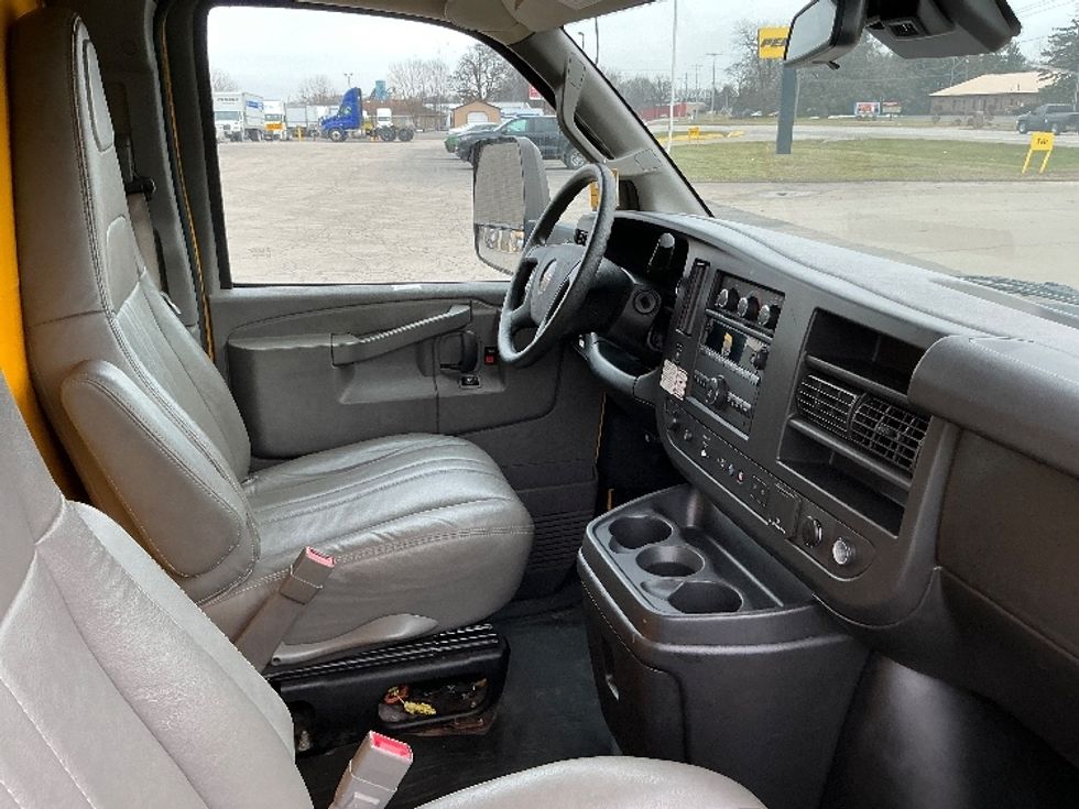 Light Duty Box Truck-Light and Medium Duty Trucks-GMC-2021-Savana G33903-Elkhart-IN-94,198\n\t\tmiles-$ 26,250 - Image 21