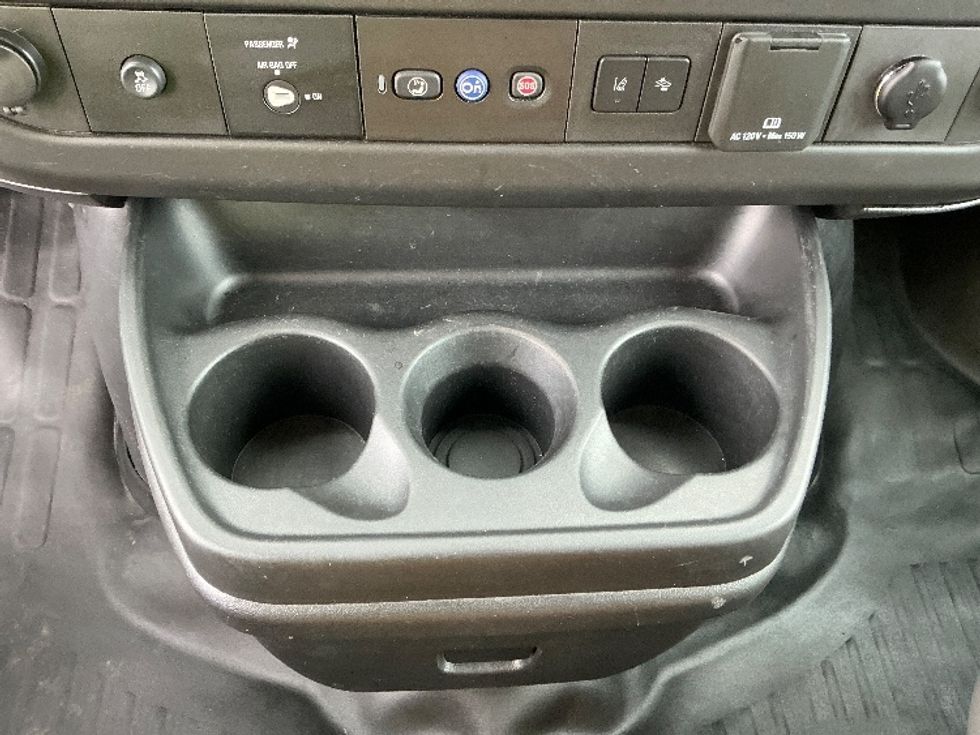 Light Duty Box Truck-Light and Medium Duty Trucks-GMC-2021-Savana G33903-Elkhart-IN-94,198\n\t\tmiles-$ 26,250 - Image 25