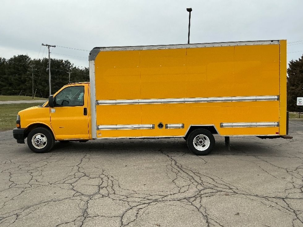 Light Duty Box Truck-Light and Medium Duty Trucks-GMC-2021-Savana G33903-Elkhart-IN-94,198\n\t\tmiles-$ 26,250 - Image 4