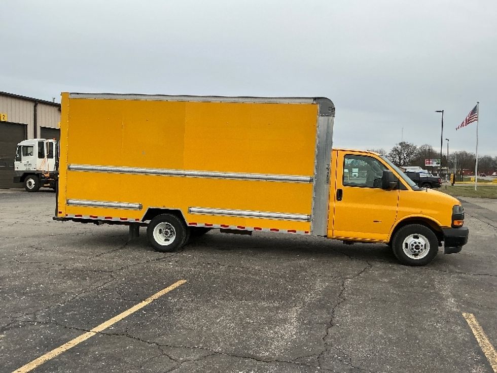 Light Duty Box Truck-Light and Medium Duty Trucks-GMC-2021-Savana G33903-Elkhart-IN-98,275\n\t\tmiles-$ 26,000 - Image 14
