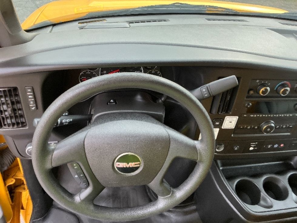 Light Duty Box Truck-Light and Medium Duty Trucks-GMC-2021-Savana G33903-Elkhart-IN-98,275\n\t\tmiles-$ 26,000 - Image 17