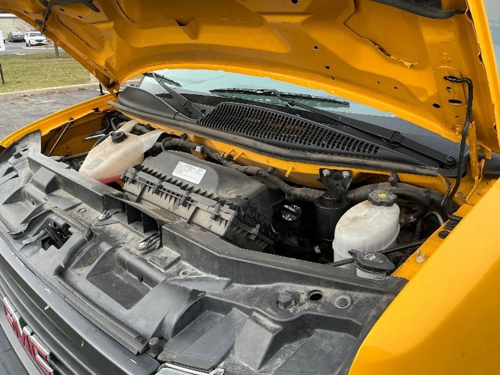 Light Duty Box Truck-Light and Medium Duty Trucks-GMC-2021-Savana G33903-Elkhart-IN-98,275\n\t\tmiles-$ 26,000 - Image 23