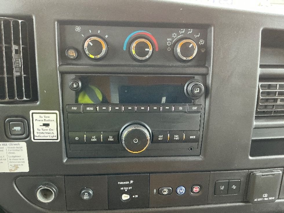 Light Duty Box Truck-Light and Medium Duty Trucks-GMC-2021-Savana G33903-Elkhart-IN-98,275\n\t\tmiles-$ 26,000 - Image 24