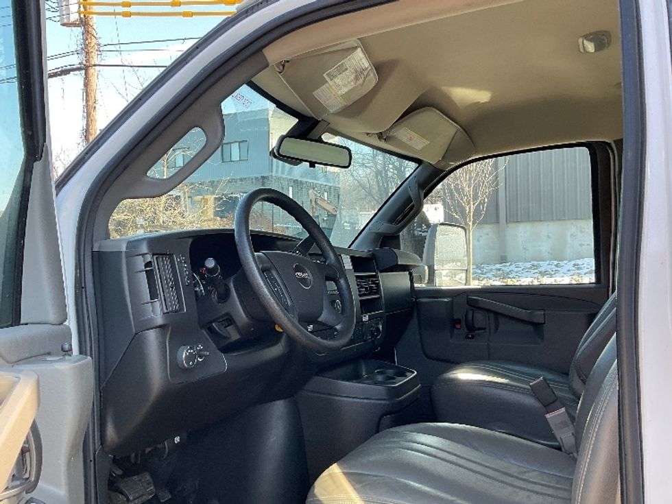 Light Duty Box Truck-Light and Medium Duty Trucks-GMC-2021-Savana G33903-Elmsford-NY-101,062\n\t\tmiles-$ 29,750 - Image 16