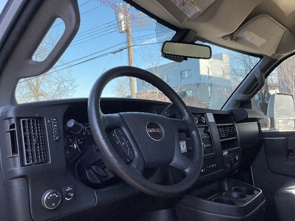 Light Duty Box Truck-Light and Medium Duty Trucks-GMC-2021-Savana G33903-Elmsford-NY-101,062\n\t\tmiles-$ 29,750 - Image 17